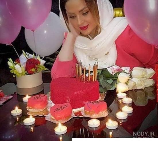 ژست عکس تولد بزرگسالان در فضای باز - عکس نودی