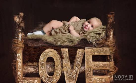 ژست عکس نوزاد پنج ماهه