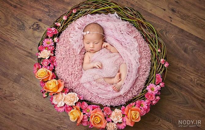 ۶۰ ژست عکس آتلیه نوزاد با ایده های خاص و جدید برای نوزادان دختر و پسر
