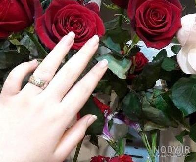 110 عکس دست دختر برای پروفایل با گل و منظره + متن دست هایت - دلبرانه
