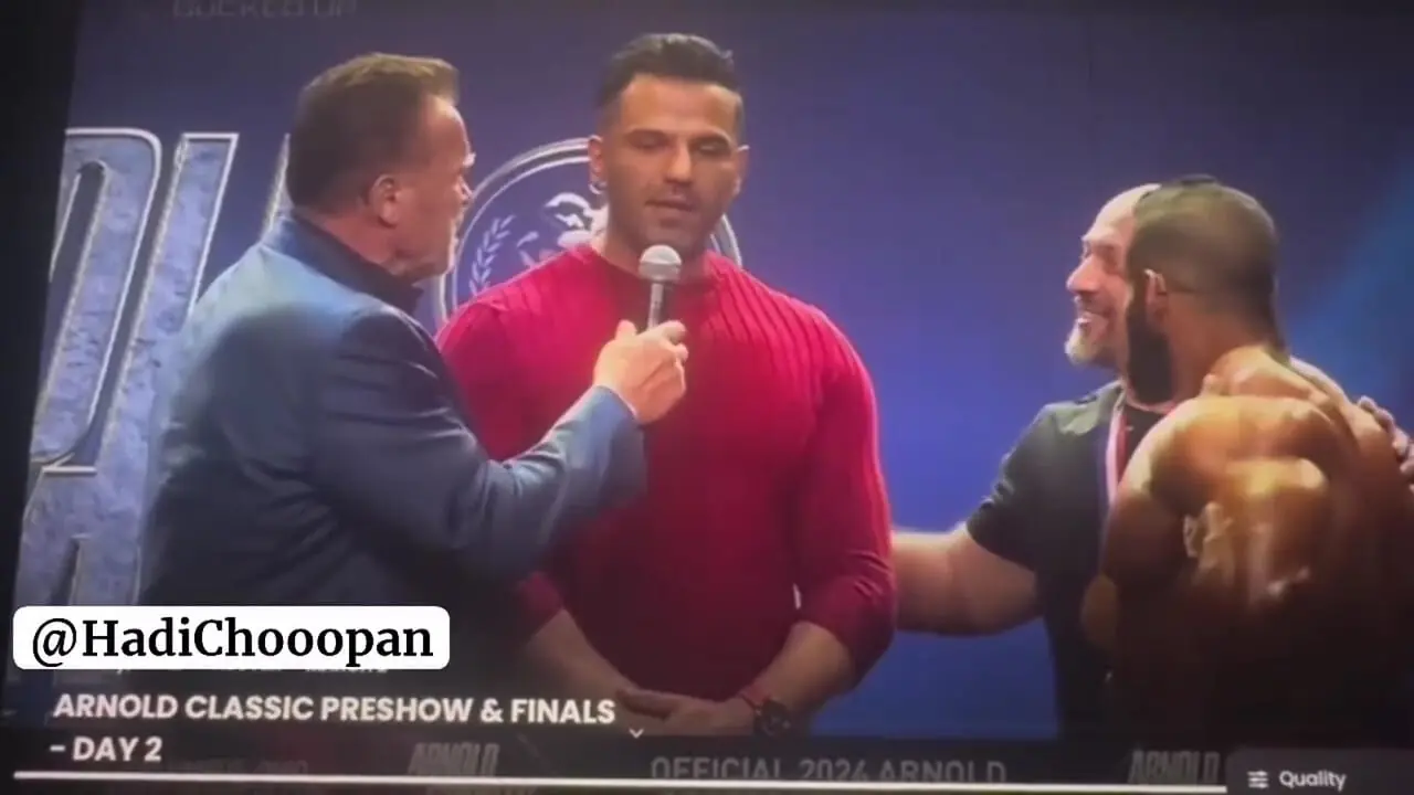 هادی چوپان مدالش را به این مرد اهدا کرد هادی چوپان مدالش را به این مرد اهدا کرد