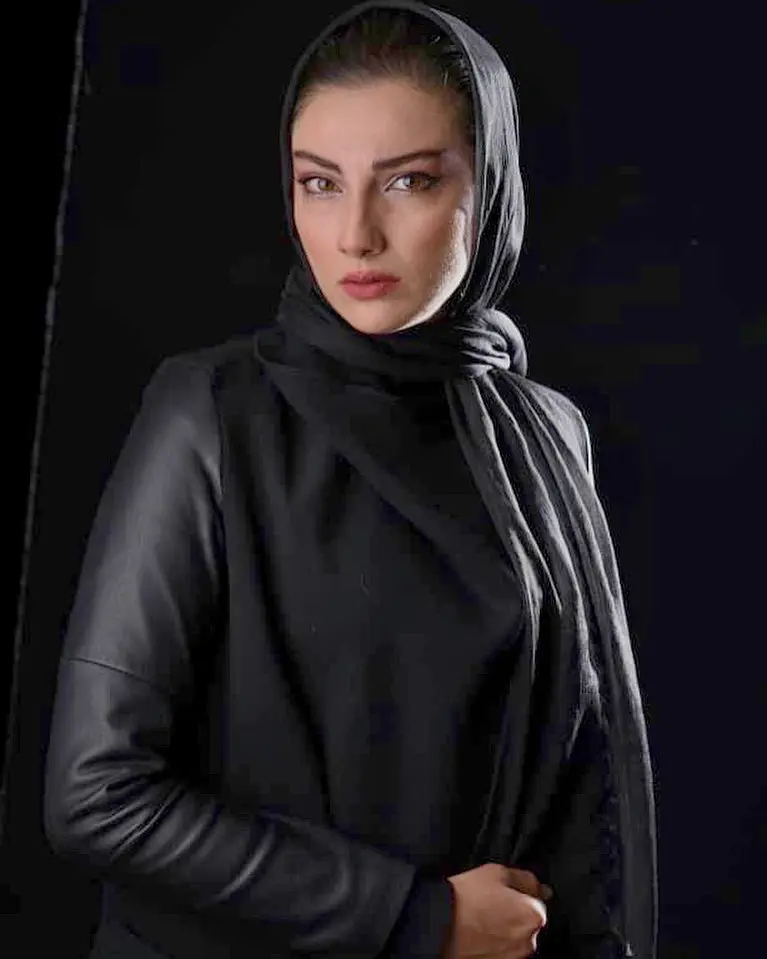 تصاویر محیا دهقانی با لباس عروس در کنار بازیگر معروف | مراسم ...
