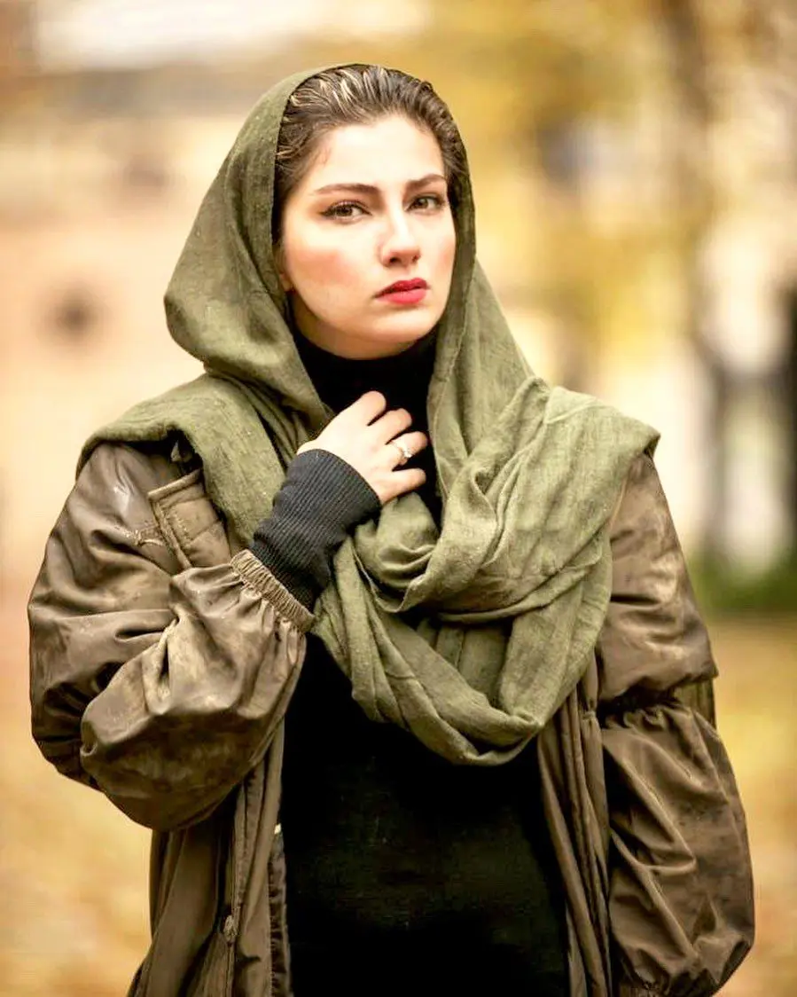 تصاویر محیا دهقانی با لباس عروس در کنار بازیگر معروف | مراسم ...