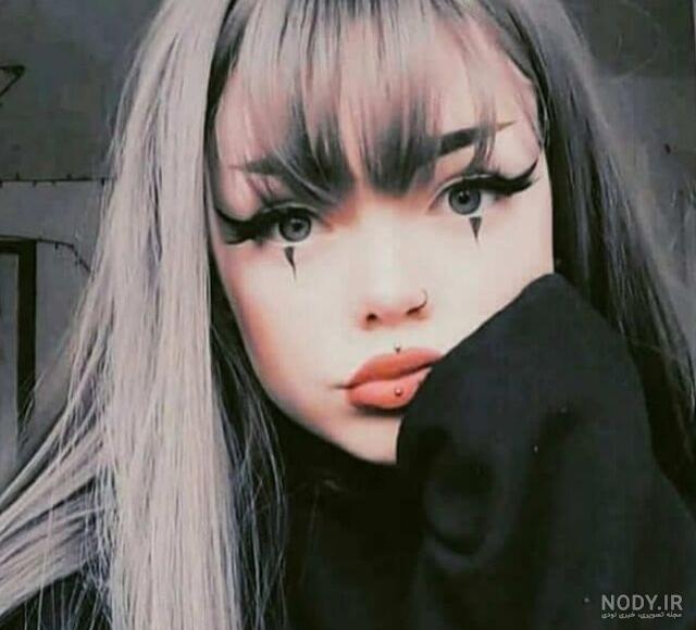 عکس دخترونه خفن با تاج و نگاه کردن به دوردست😎 - عکس ویسگون