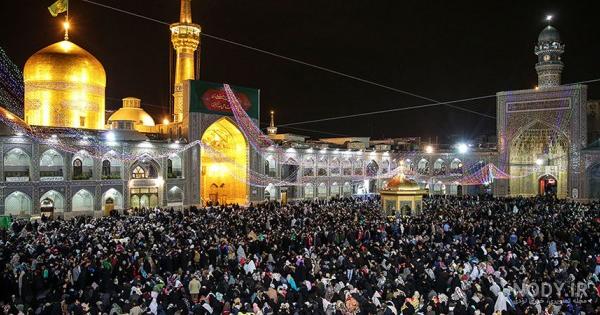 تصاویر| لحظه تحویل سال ۱۴۰۰ در حرم امام رضا