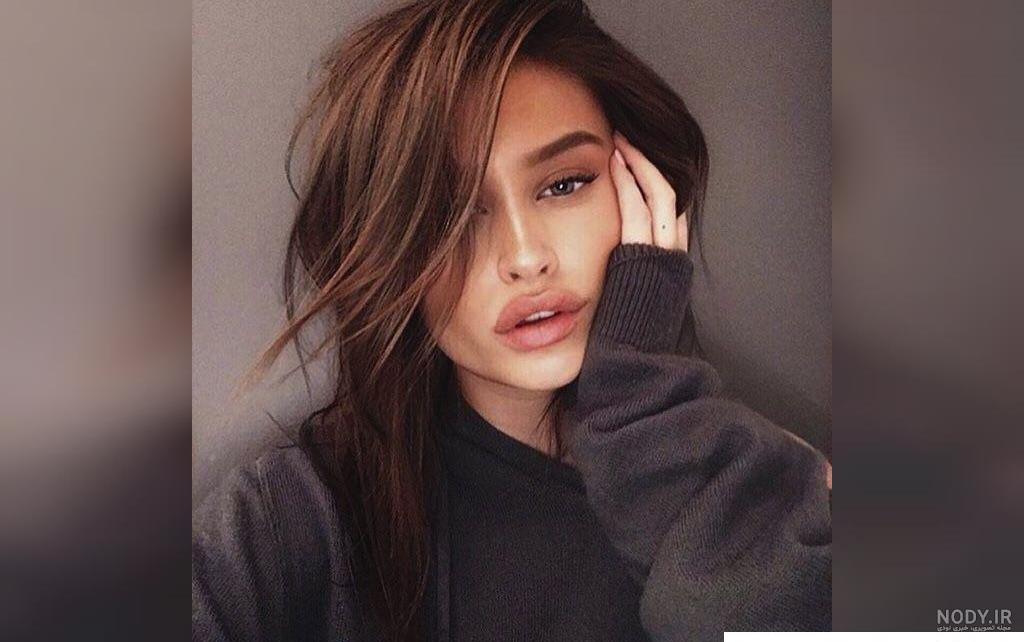 ۵۰ ژست سلفی دخترانه با ایده های خاص و جذاب ۵۰ ژست سلفی دخترانه با ایده های خاص و جذاب