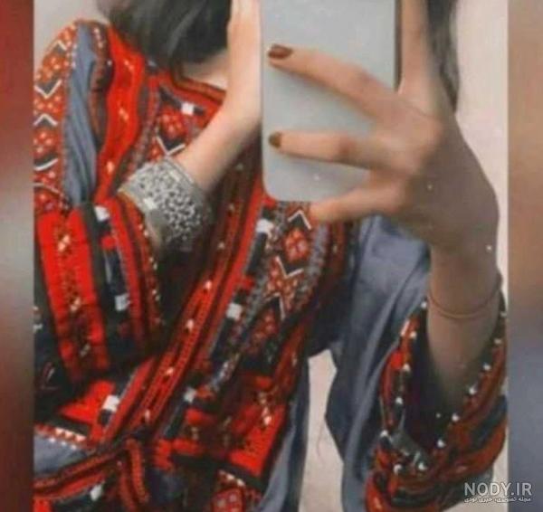 عکس دست دختر بلوچ با حنا