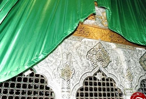 معماری اسلامی - نمایی از ضریح مطهر شش گوشه امام حسین (ع) در کربلا ...