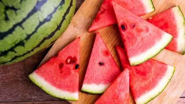 عکس: رمانتیک شدن محمدرضا گلزار در شب یلدا | پنجره | پلیکان