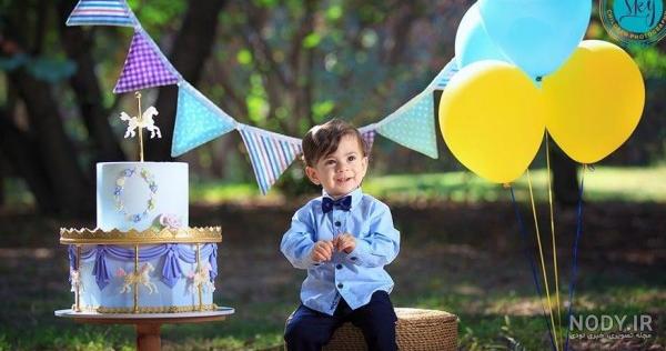 ژست عکس تولد در طبیعت با کیک پسرانه