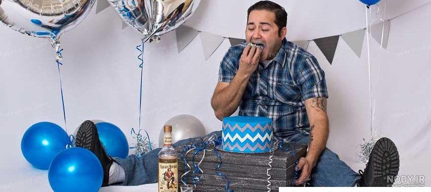 ژست عکس تولد در طبیعت با کیک پسرانه