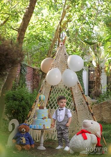 ژست عکس تولد در طبیعت با کیک پسرانه