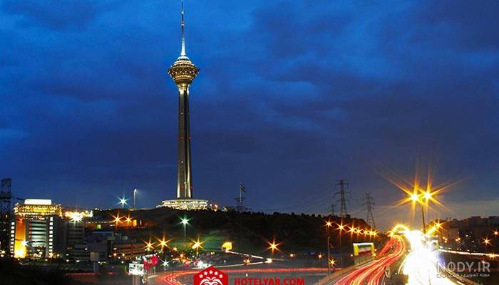 عکس: حال و هوای برج میلاد در ماه رمضان