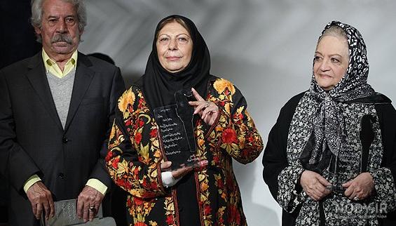 استایل معرکه همسر ثریا قاسمی با قدی بلند کنار تمام فرزندانش !