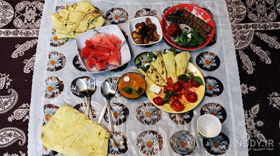 تزیین سفره افطار برای مهمان + سفره افطار مجلسی و لاکچری تزیین سفره افطار برای مهمان + سفره افطار مجلسی و لاکچری