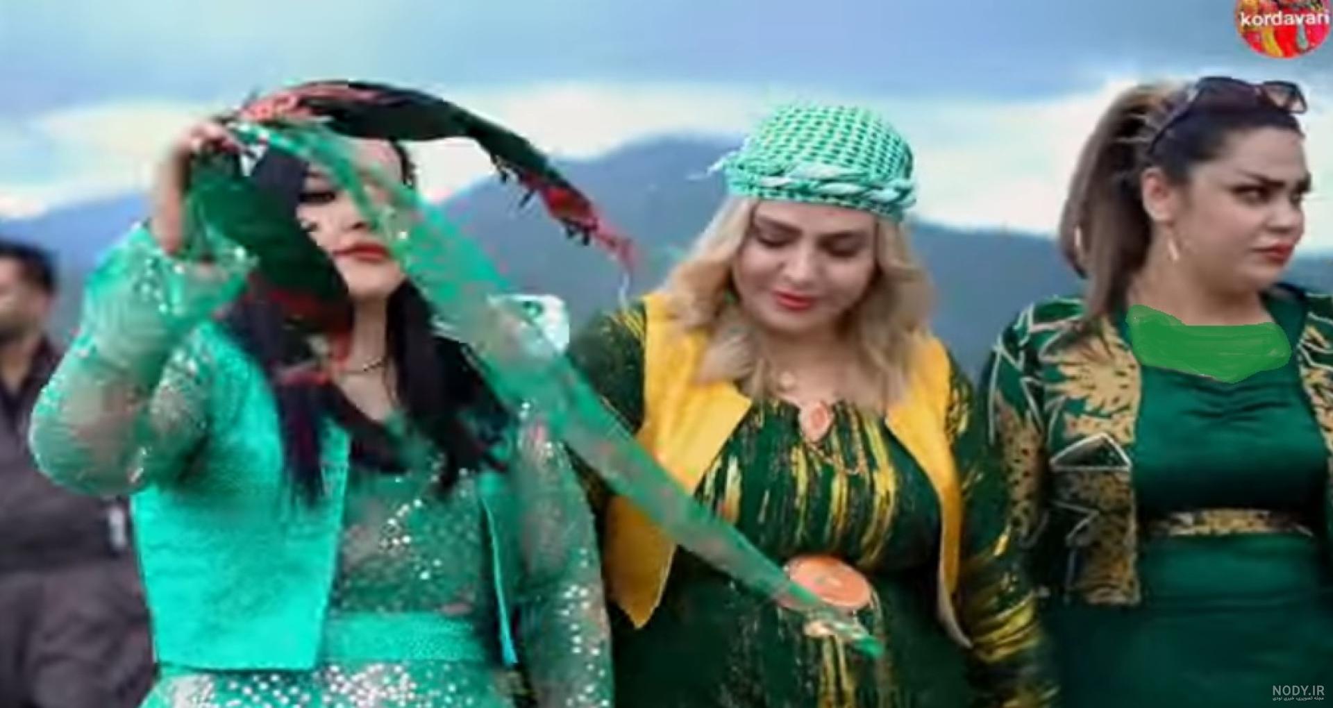 عکس کشیدن نقاشی دمپایی - عکس نودی