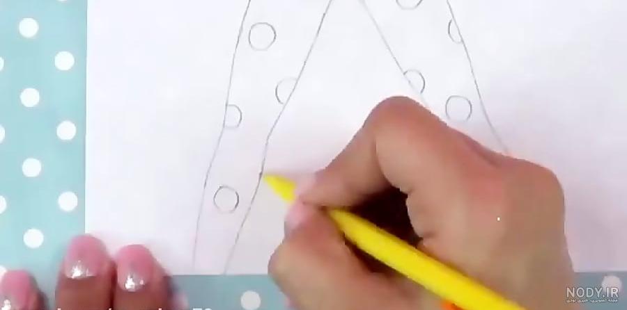 نقاشی دختر کفشدوزکی و گربه سیاه نقاشی دختر کفشدوزکی و گربه سیاه