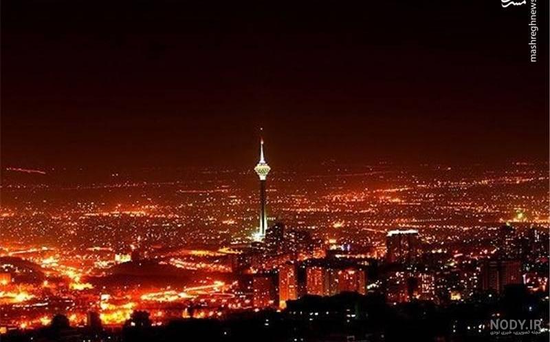 تصویر برداری از آسمان خراش سیاه و سفید با ساختمان های سیاه و سفید ...