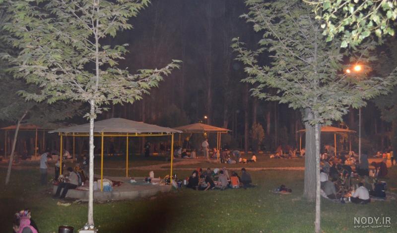 شب نشینی در پارکهای تهران (عکس)