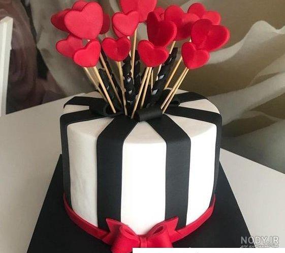 عکس کیک تولد قرمز مشکی دخترانه