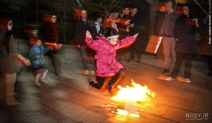 ایسنا - «قاشق زنی» چهارشنبه سوری در شیراز ایسنا - «قاشق زنی» چهارشنبه سوری در شیراز