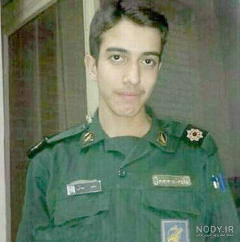 عکس حاج قاسم با چفیه بر سر عکس حاج قاسم با چفیه بر سر