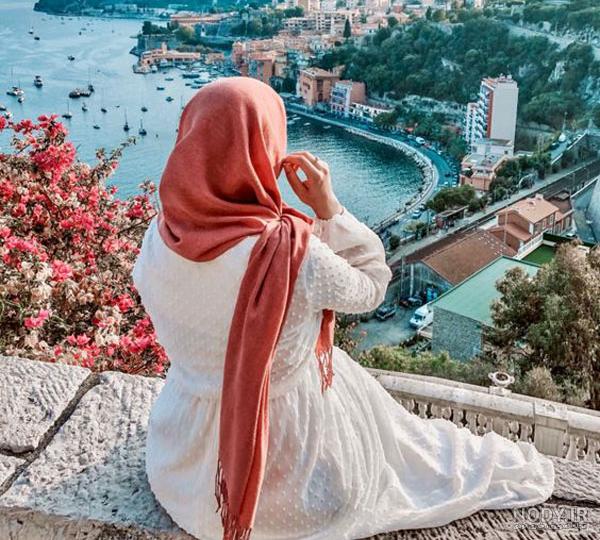 عکس پروفایل دختر با حجاب در حال کتاب خواندن - دفتر انشا