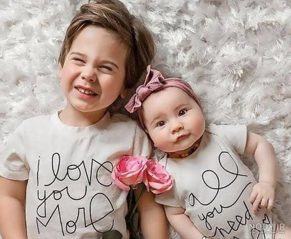 ژست عکس دونفره خواهرانه تولد