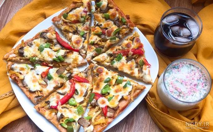 طرز تهیه و روش پخت پیتزا مرغ و قارچ (کاری) کشدار و خوشمزه • دونفره