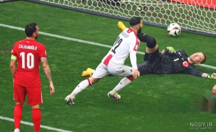 گفتگوی منصور سپهربند با ژینوس حکاک و همسرش سعید در برنامه تاک شو ... گفتگوی منصور سپهربند با ژینوس حکاک و همسرش سعید در برنامه تاک شو ...