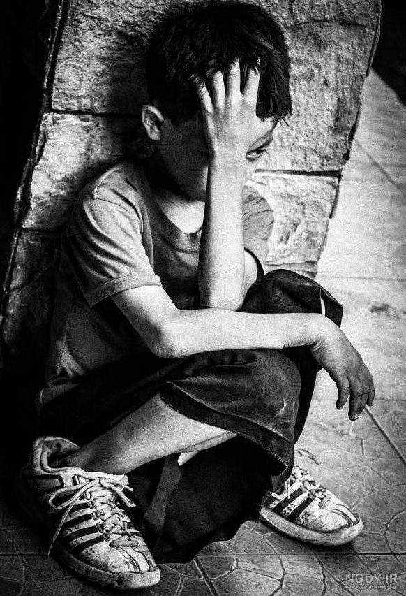 عکس دختر بچه غمگین زیبا