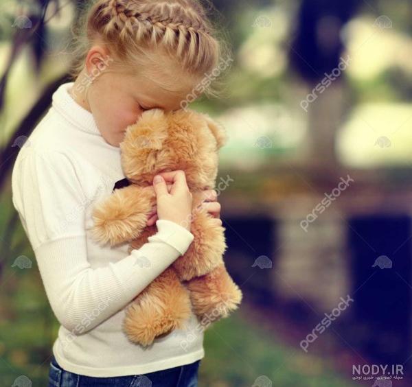 عکس دختر بچه غمگین و زیبا عکس دختر بچه غمگین و زیبا