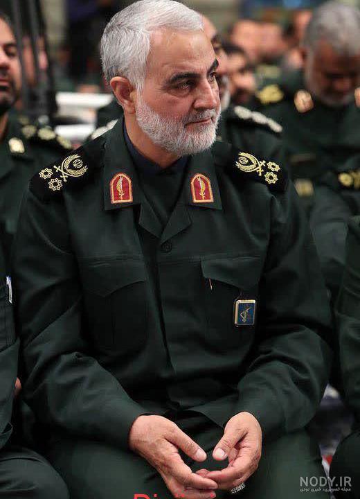 تصویری از سردار سلیمانی و رهبر انقلاب در مراسم شب تاسوعا تصویری از سردار سلیمانی و رهبر انقلاب در مراسم شب تاسوعا