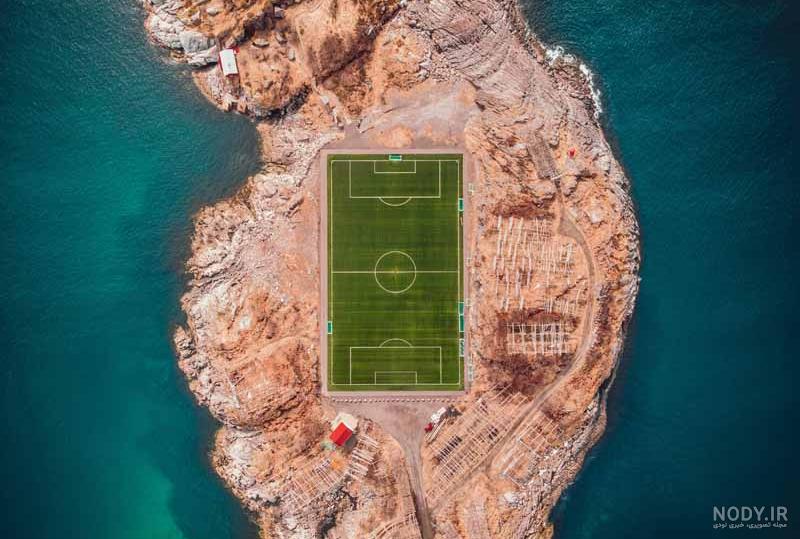 عکس زمین چمن از بالا عکس زمین چمن از بالا