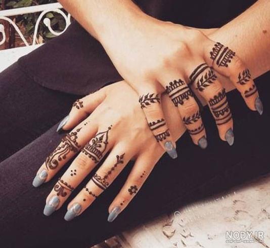 عکس حنا روی انگشت دست عکس حنا روی انگشت دست