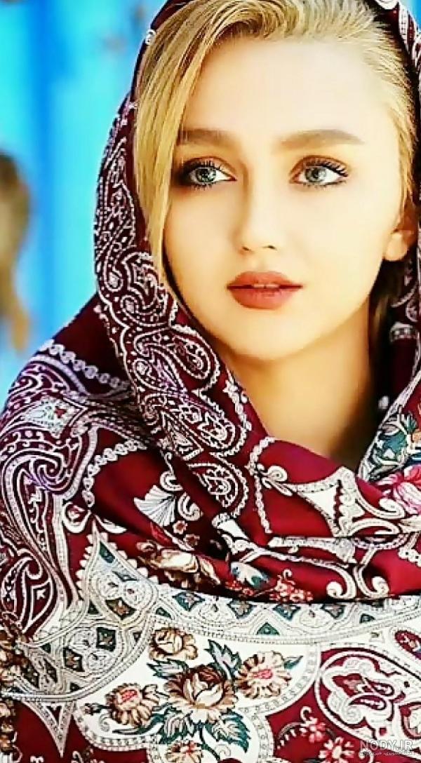 عکس دختر بلوچ با گل عکس دختر بلوچ با گل