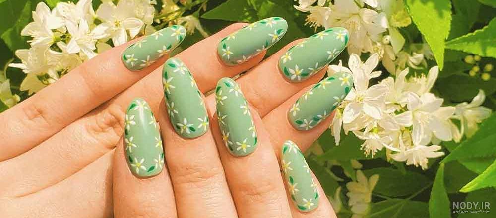 جدید ترین مدل های ناخن سبز بهاری