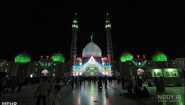 حضور مقام معظم رهبری در مسجد جمکران