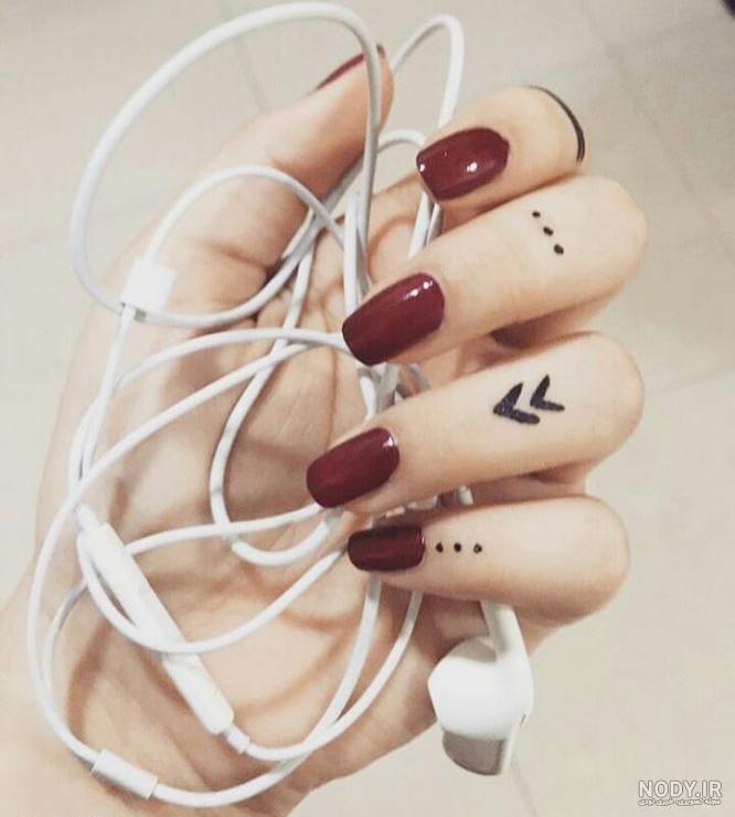 دست روی پس زمینه سفید 1364389