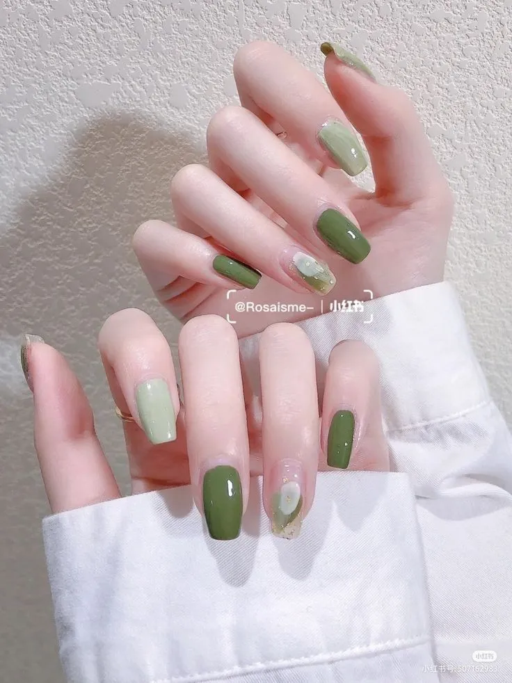 طرح ناخن سبز روشن