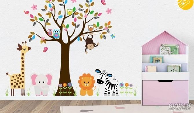 عکس دختر نقاشی روی دیوار - عکس نودی
