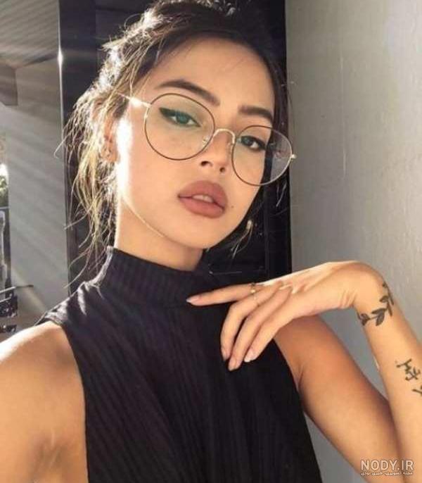 عینک آفتابی دخترانه 2024 | چه عینک هایی مد سال هستند؟