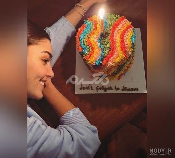 عکس ژست دخترانه تولد