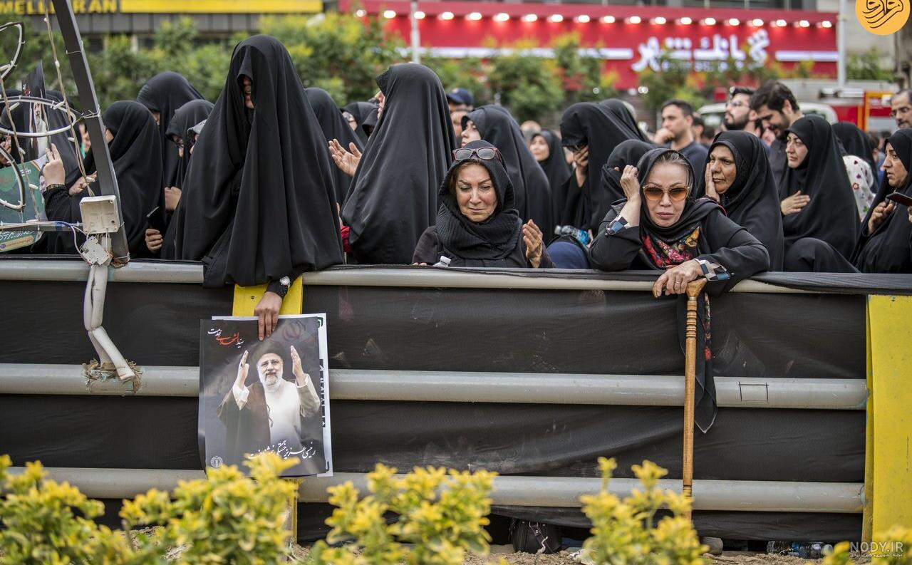 گزارش لحظه به لحظه از مراسم تشییع پیکر شهید ابراهیم رئیسی/ وداع با ... گزارش لحظه به لحظه از مراسم تشییع پیکر شهید ابراهیم رئیسی/ وداع با ...