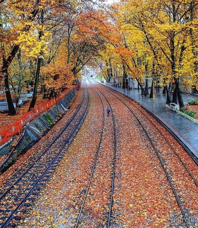 This picture of a train station in Iran, what a beautiful one - 9GAG This picture of a train station in Iran, what a beautiful one - 9GAG