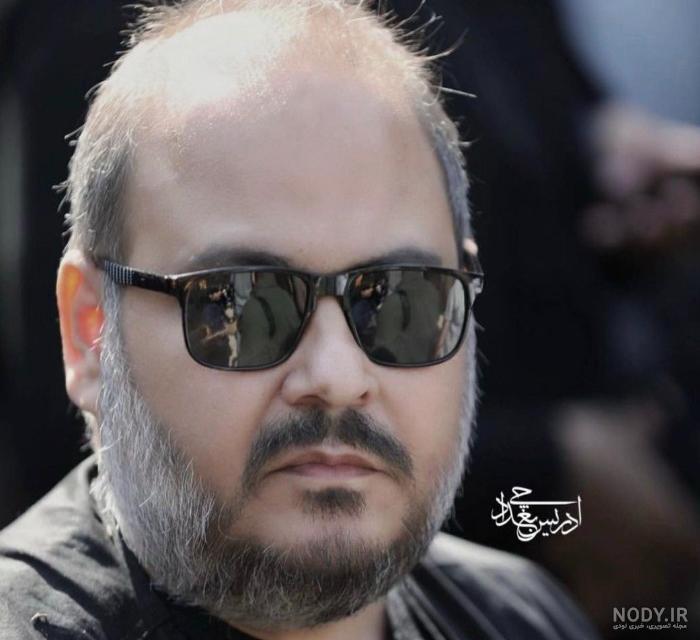 تصاویر تلخ از همسر و پدر زنده یاد رضا داوود نژاد در مراسم خاکسپاری تصاویر تلخ از همسر و پدر زنده یاد رضا داوود نژاد در مراسم خاکسپاری