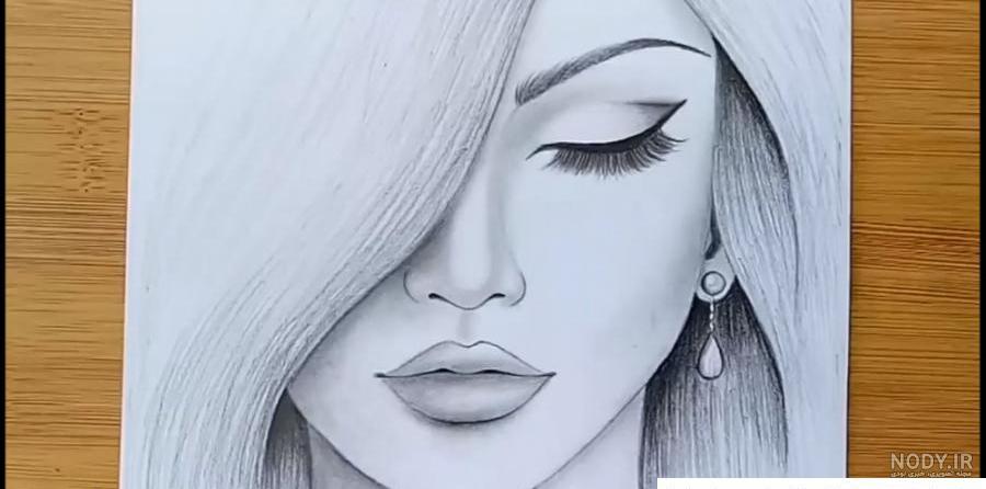 عکس نقاشی دختر با مداد رنگی عکس نقاشی دختر با مداد رنگی
