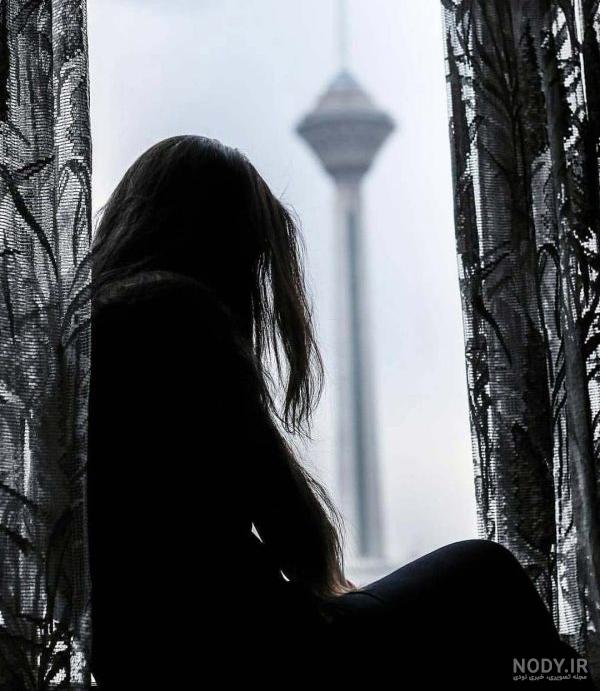 تصویر زمینه غمگین دخترانه بدون متن