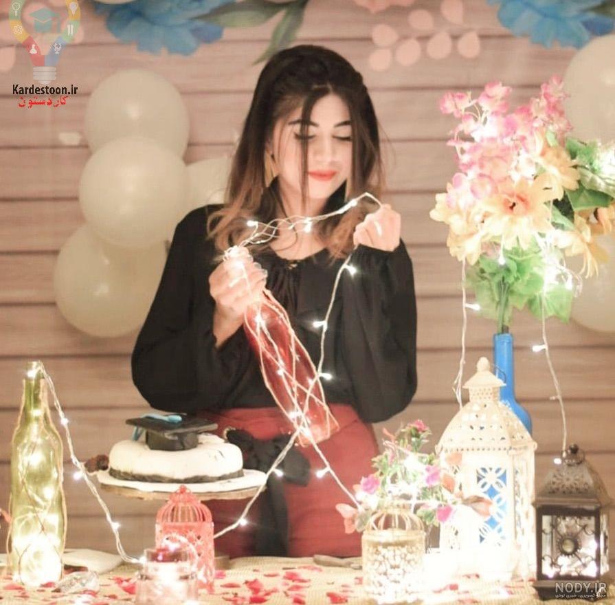 عکس تولد با پیتزا در کافه