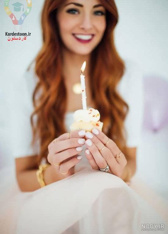 عکس تولد با پیتزا در کافه